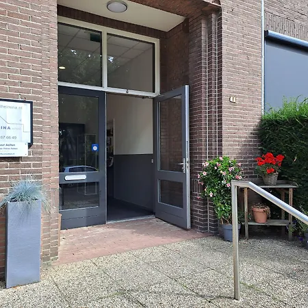 Frühstückspension De Wilhelminaschool 3*