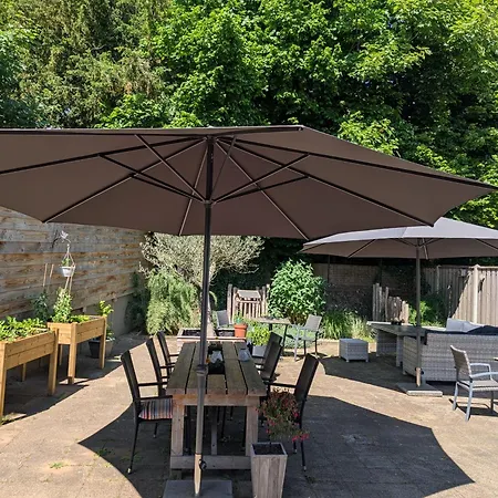 De Wilhelminaschool ベッド・アンド・ブレックファスト 3*